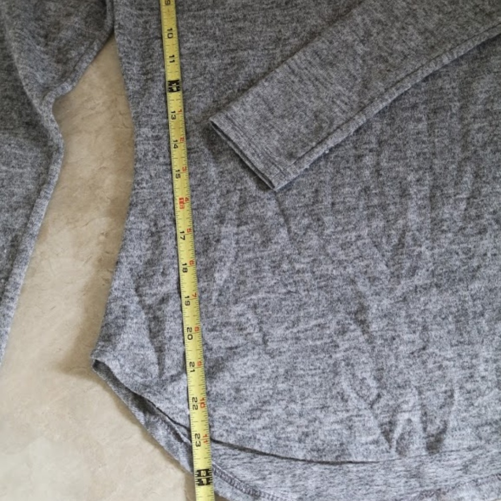 SOLD Rue 21 Grey Long Sleeve Sweater Top - Picture 4 of 6